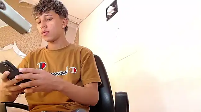 Snapshot of ThorLatinSex chatting on 01-10-25, 07:43 ThorLatinSex online show from 01-10-25, 07:43