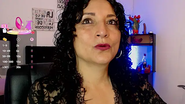 Snapshot of arianna_ros3 chatting on 09-12-25, 03:34 arianna ros3 online show from 09-12-25, 03:34