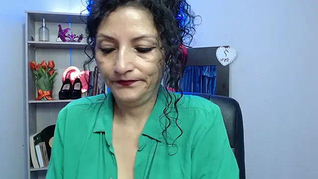 Snapshot of arianna_ros3 chatting on 03-17-25, 02:01 arianna ros3 online show from 03-17-25, 02:01