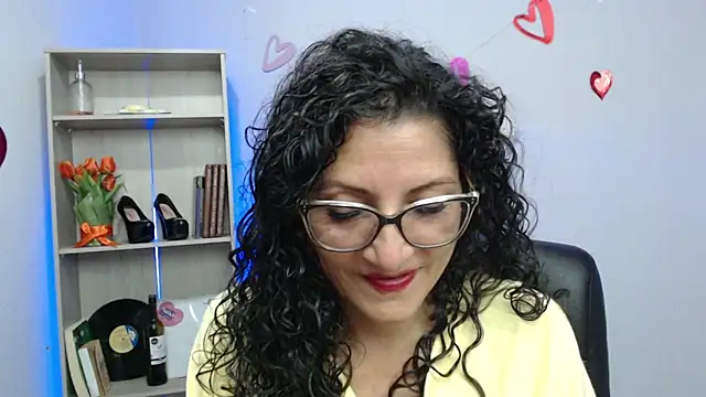 Snapshot of arianna_ros3 chatting on 03-11-25, 02:18 arianna ros3 online show from 03-11-25, 02:18