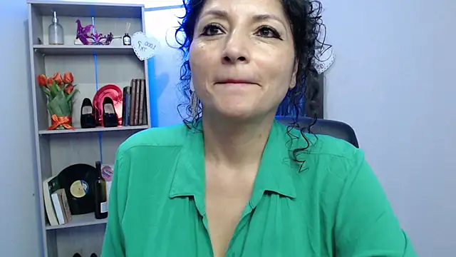 Snapshot of arianna_ros3 chatting on 03-17-25, 05:05 arianna ros3 online show from 03-17-25, 05:05