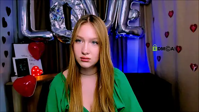 Snapshot of playful_sophie chatting on 02-14-25, 01:18 playful sophie online show from 02-14-25, 01:18