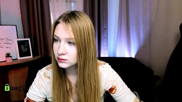 Snapshot of playful_sophie chatting on 01-31-25, 11:03 playful sophie online show from 01-31-25, 11:03