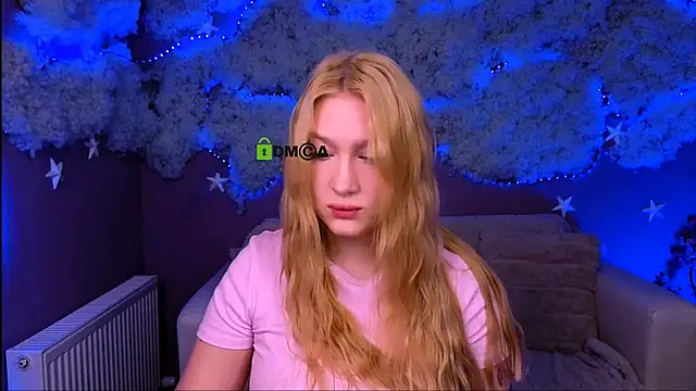 Snapshot of playful_sophie chatting on 04-20-26, 07:26 playful sophie online show from 04-20-26, 07:26