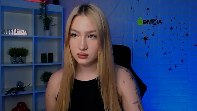 Snapshot of playful_sophie chatting on 05-26-26, 07:12 playful sophie online show from 05-26-26, 07:12