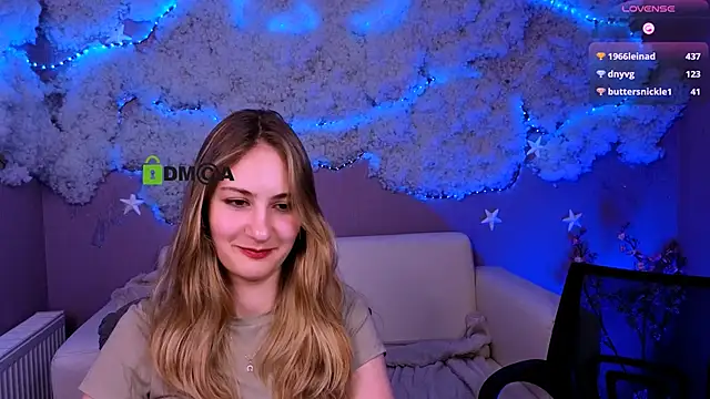 Snapshot of playful_sophie chatting on 06-11-26, 12:32 playful sophie online show from 06-11-26, 12:32