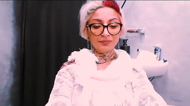 Lucky Deniz online show from 11-22-25, 11:31