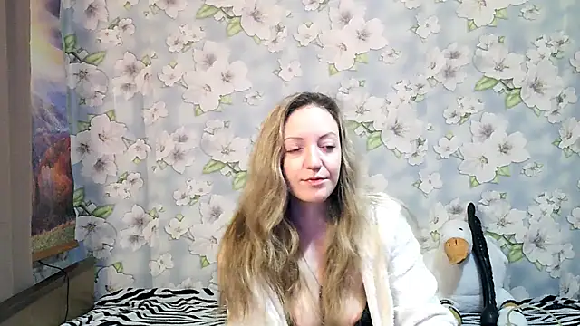 KattyLuuu online show from 10-10-25, 08:31