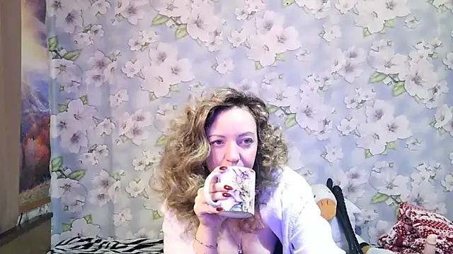 KattyLuuu online show from 11-06-25, 09:08