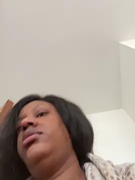 LavenderBuxton online show from 04-08-26, 11:22