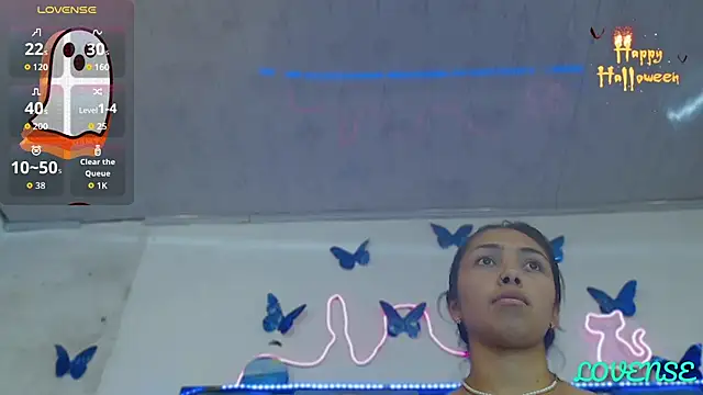 Roxan Fox- online show from 10-18-25, 04:03