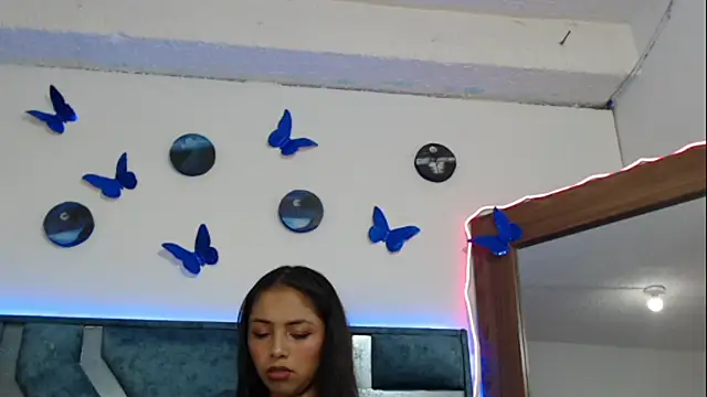 Roxan Fox- online show from 03-18-25, 01:13