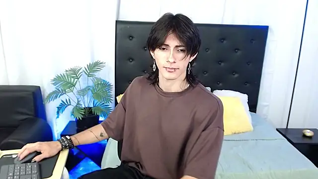 Snapshot of andreey50 chatting on 11-18-25, 02:09 andreey50 online show from 11-18-25, 02:09