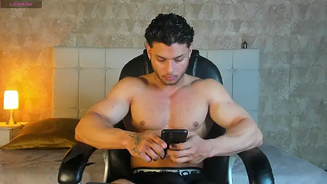 Snapshot of jeicob_gagnon chatting on 07-26-26, 02:46 jeicob gagnon online show from 07-26-26, 02:46