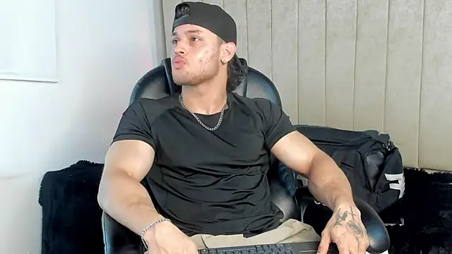 jeicob gagnon online show from 10-30-25, 03:53