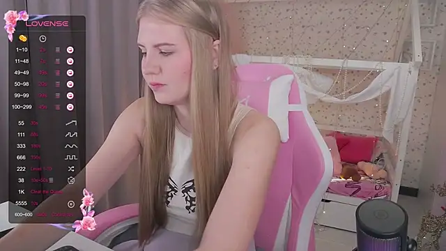 Snapshot of Miss_Esmiie chatting on 01-03-25, 04:11 Miss Esmiie online show from 01-03-25, 04:11