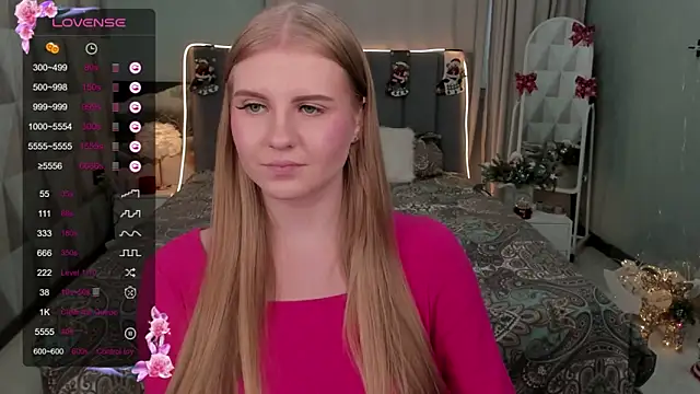 Snapshot of Miss_Esmiie chatting on 12-25-24, 10:06 Miss Esmiie online show from 12-25-24, 10:06