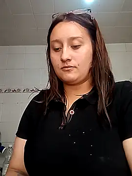 Snapshot of hanna_sky1 chatting on 10-23-25, 03:00 hanna sky1 online show from 10-23-25, 03:00