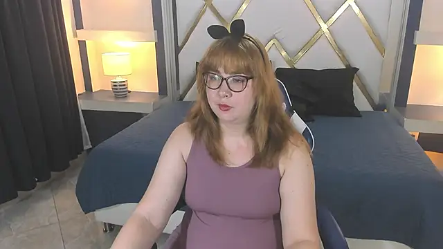 chloe prg online show from 12-17-25, 01:38