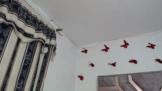 Snapshot of Anny_Fox- chatting on 09-26-25, 02:51 Anny Fox- online show from 09-26-25, 02:51