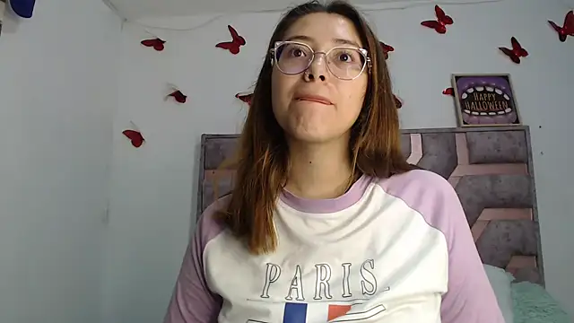 Snapshot of Anny_Fox- chatting on 10-25-25, 03:49 Anny Fox- online show from 10-25-25, 03:49