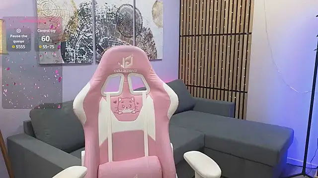 Snapshot of Ellie_Wellie chatting on 01-26-25, 12:33 Ellie Wellie online show from 01-26-25, 12:33