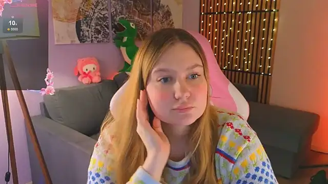 Snapshot of Ellie_Wellie chatting on 03-05-25, 02:56 Ellie Wellie online show from 03-05-25, 02:56