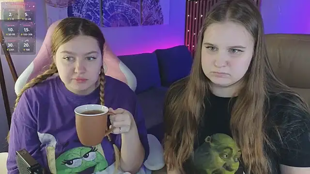 Snapshot of Ellie_Wellie chatting on 02-08-25, 02:16 Ellie Wellie online show from 02-08-25, 02:16