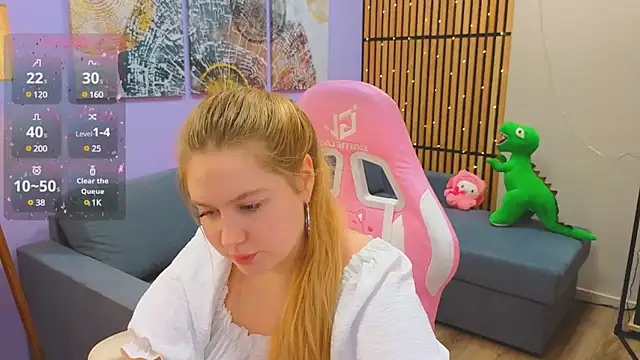 Snapshot of Ellie_Wellie chatting on 02-12-25, 06:19 Ellie Wellie online show from 02-12-25, 06:19