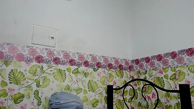 Snapshot of sweetfantacies18 chatting on 01-25-25, 01:10 sweetfantacies18 online show from 01-25-25, 01:10