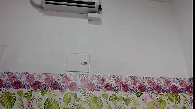 Snapshot of sweetfantacies18 chatting on 01-28-25, 11:17 sweetfantacies18 online show from 01-28-25, 11:17