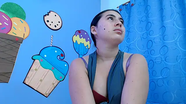 Snapshot of sweetfantacies18 chatting on 03-01-25, 04:04 sweetfantacies18 online show from 03-01-25, 04:04