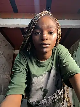 Snapshot of Zizi-campbel chatting on 06-26-26, 01:22 Zizi-campbel online show from 06-26-26, 01:22