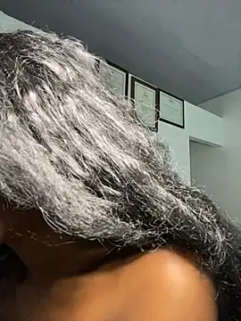 Zizi-campbel online show from 01-30-25, 09:58