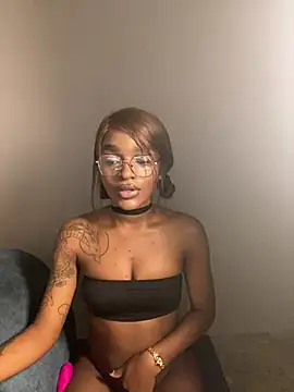 Zizi-campbel online show from 01-19-26, 09:57