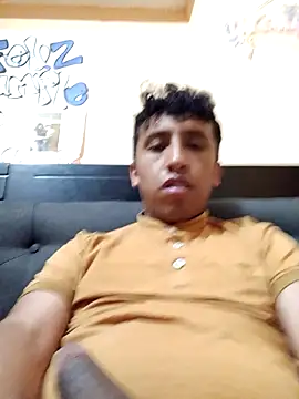 Snapshot of Alex-col chatting on 04-30-26, 08:27 Alex-col online show from 04-30-26, 08:27
