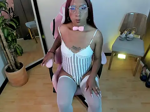 Snapshot of bebe9815 chatting on 02-12-26, 06:29 bebe9815 online show from 02-12-26, 06:29