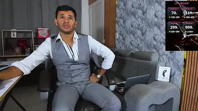 Hideintheoffice online show from 02-03-26, 06:22