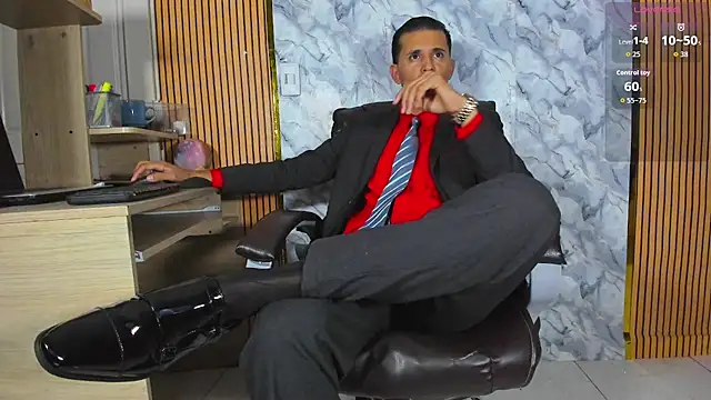 Snapshot of Hideintheoffice chatting on 05-23-26, 01:37 Hideintheoffice online show from 05-23-26, 01:37