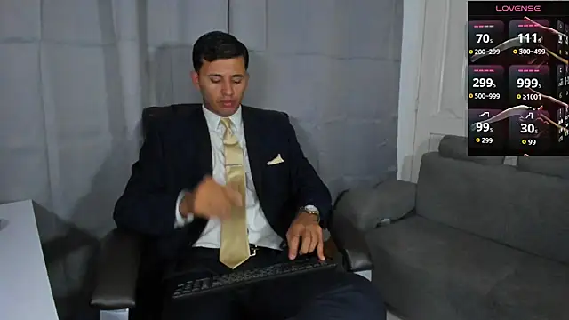 Hideintheoffice online show from 10-04-25, 11:39