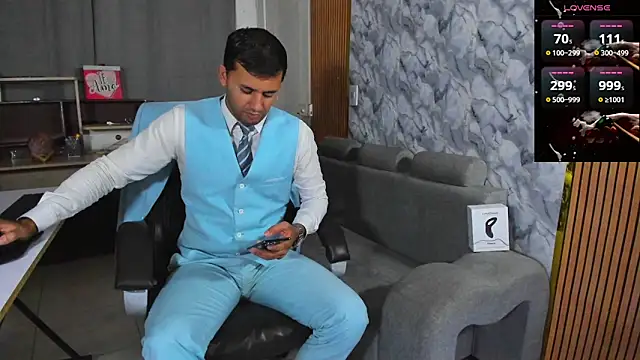 Hideintheoffice online show from 02-02-26, 03:27