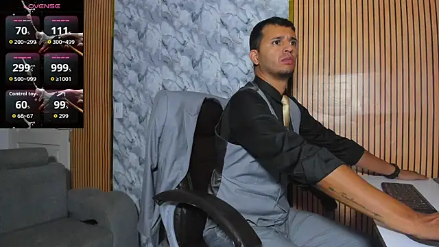 Hideintheoffice online show from 11-25-25, 10:59