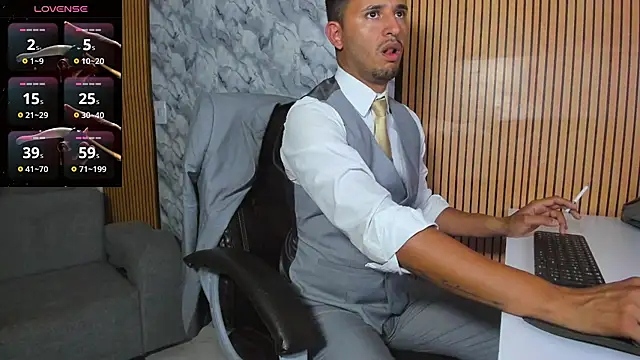 Hideintheoffice online show from 11-18-25, 11:15