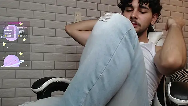 Snapshot of Samir_bear chatting on 10-09-25, 02:23 Samir bear online show from 10-09-25, 02:23