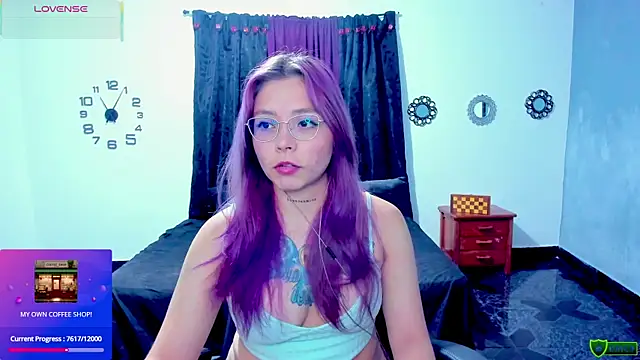 Snapshot of LilSasha chatting on 10-01-25, 04:06 LilSasha online show from 10-01-25, 04:06