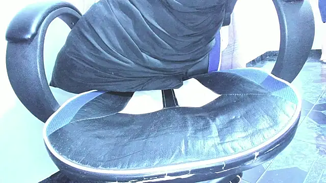 Snapshot of LilSasha chatting on 03-08-25, 08:55 LilSasha online show from 03-08-25, 08:55