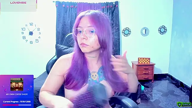 Snapshot of LilSasha chatting on 09-25-25, 04:07 LilSasha online show from 09-25-25, 04:07