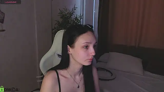Snapshot of Cheryl__Brown chatting on 06-04-26, 01:10 Cheryl Brown online show from 06-04-26, 01:10