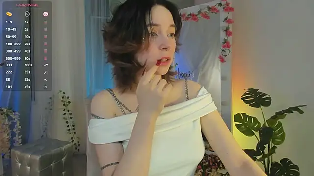 Snapshot of lilithlunna chatting on 02-19-25, 02:23 lilithlunna online show from 02-19-25, 02:23