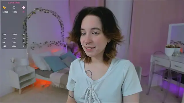 Snapshot of lilithlunna chatting on 03-18-25, 09:43 lilithlunna online show from 03-18-25, 09:43